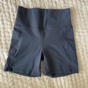 Vuori Studio Pocket Shorts - S